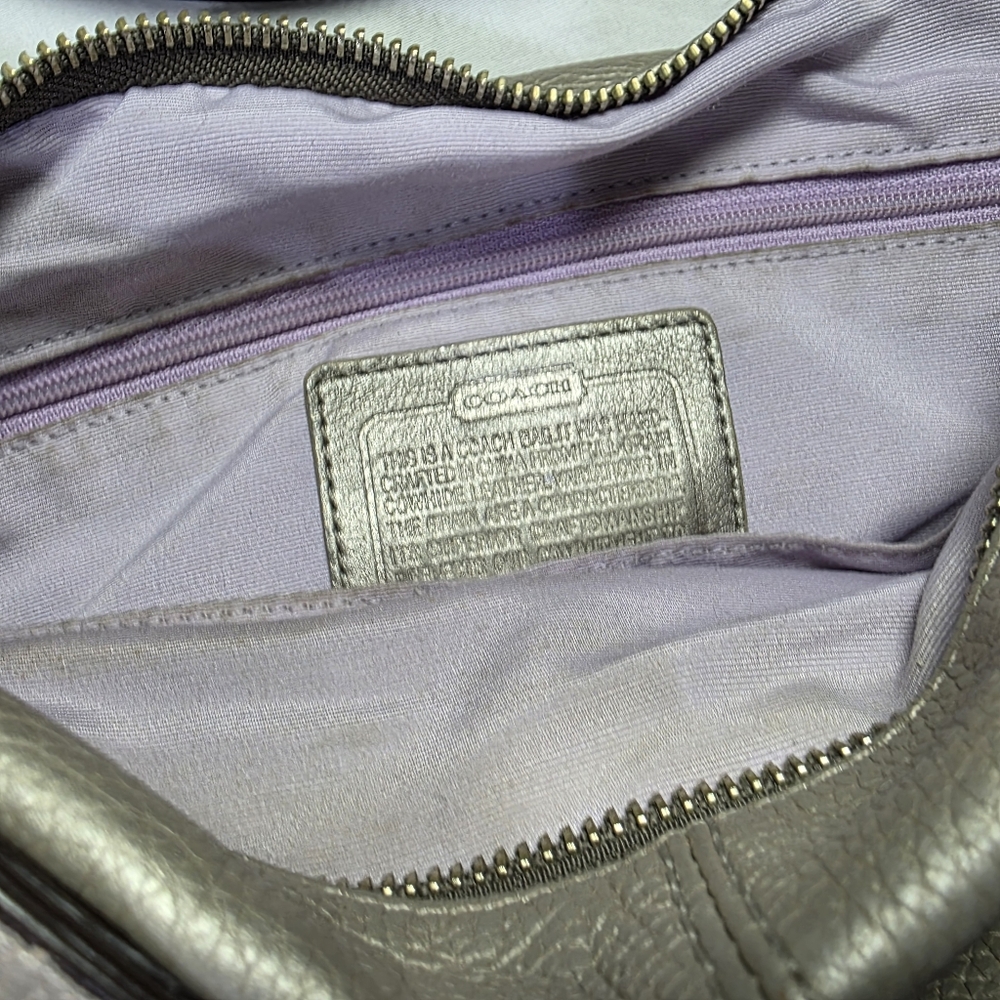 Coach F15064 Metallic Silver Peppled Leather Shoulder Bag w/ Adjustable Strap. - Picture 6 of 16
